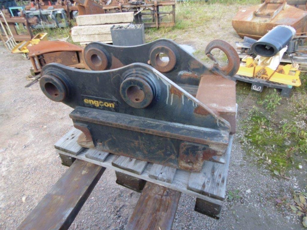 Fäste passande Hitachi 210 - Quick coupler for Construction machinery: picture 1 Fäste passande Hitachi 210 - Quick coupler for Construction machinery: picture 1