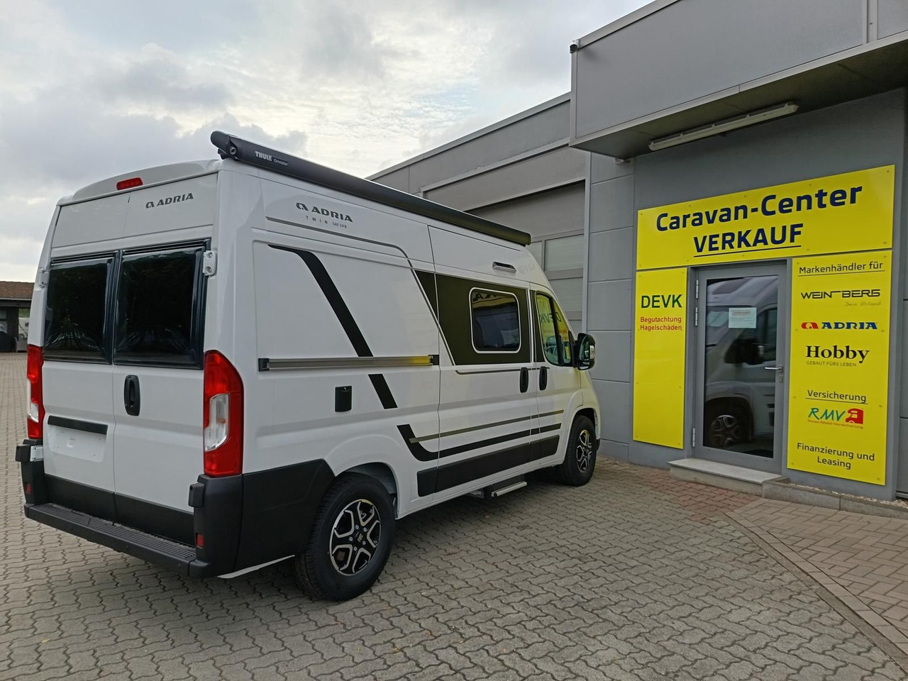 Adria Twin ALL-IN 540 SP*AUTOMATIK*SAFETY*STYLE*SOFORT - Camper van: picture 4 Adria Twin ALL-IN 540 SP*AUTOMATIK*SAFETY*STYLE*SOFORT - Camper van: picture 4