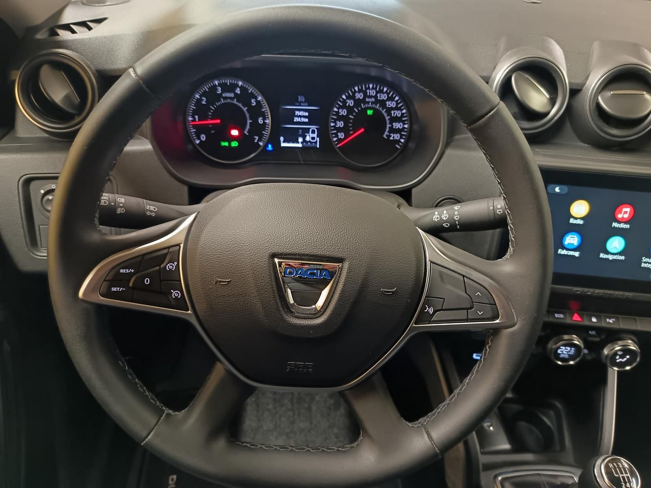 SUV Dacia Duster Prestige Tce 130*KLIMA*SHZ*R-KAM*DAB*NAVI: picture 8 SUV Dacia Duster Prestige Tce 130*KLIMA*SHZ*R-KAM*DAB*NAVI: picture 8