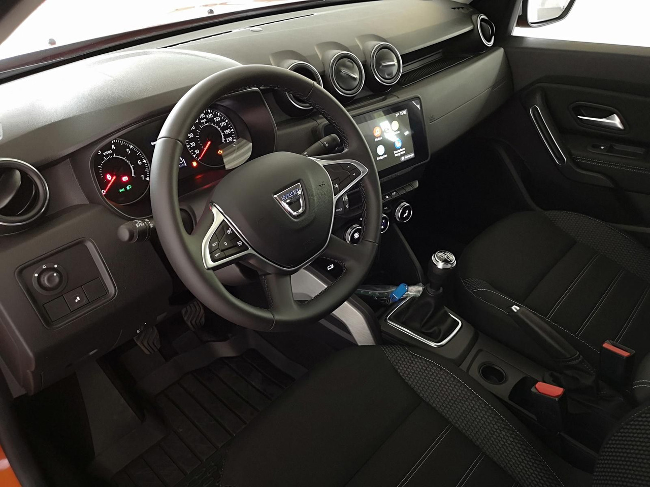 SUV Dacia Duster Prestige Tce 130*KLIMA*SHZ*R-KAM*DAB*NAVI: picture 19 SUV Dacia Duster Prestige Tce 130*KLIMA*SHZ*R-KAM*DAB*NAVI: picture 19