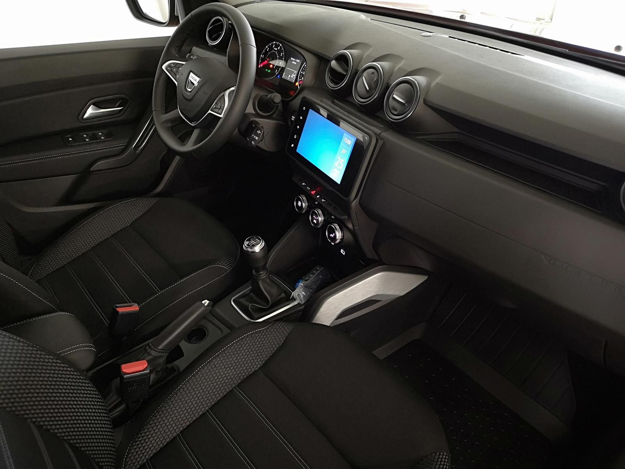 SUV Dacia Duster Prestige Tce 130*KLIMA*SHZ*R-KAM*DAB*NAVI: picture 16 SUV Dacia Duster Prestige Tce 130*KLIMA*SHZ*R-KAM*DAB*NAVI: picture 16