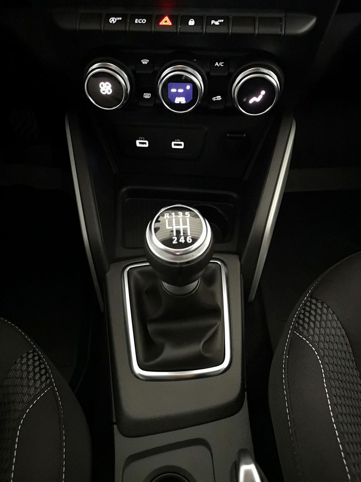 SUV Dacia Duster Prestige Tce 130*KLIMA*SHZ*R-KAM*DAB*NAVI: picture 14 SUV Dacia Duster Prestige Tce 130*KLIMA*SHZ*R-KAM*DAB*NAVI: picture 14