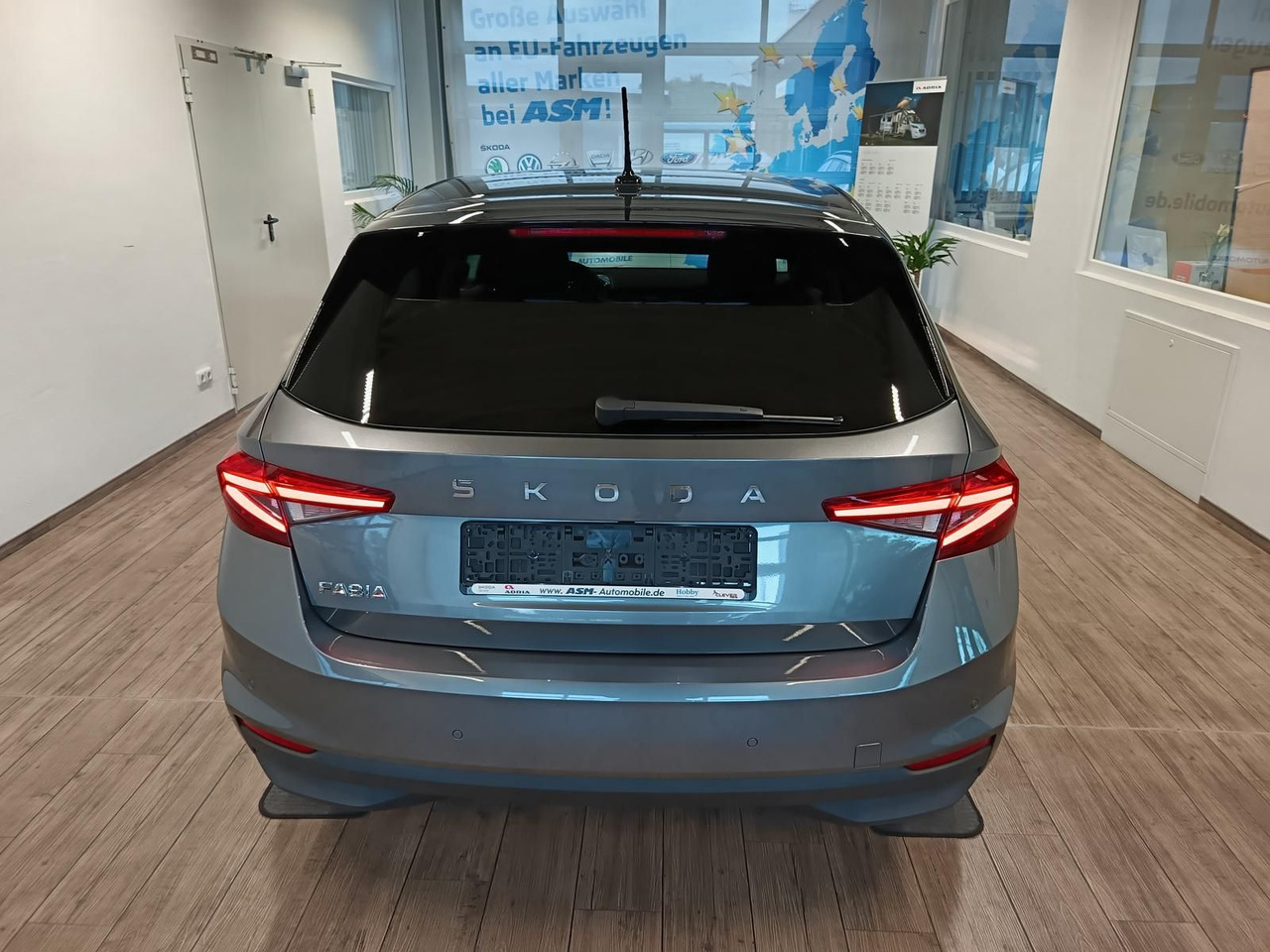 Skoda Fabia 30 Jahre DSG*VORBER.AHK*LED*R-KAM*TEMP*DAB - Sedan: picture 5 Skoda Fabia 30 Jahre DSG*VORBER.AHK*LED*R-KAM*TEMP*DAB - Sedan: picture 5