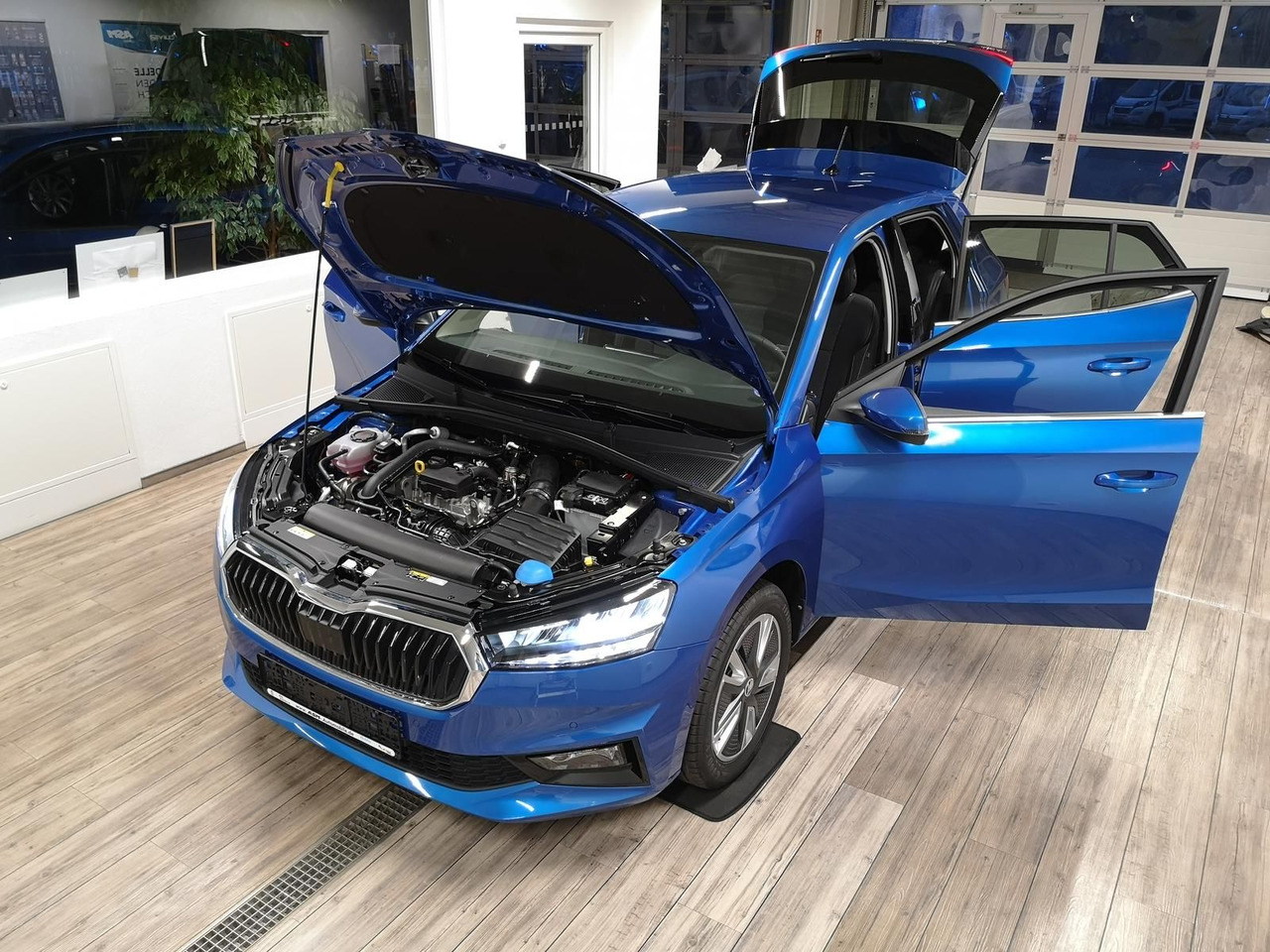 Skoda Fabia Style 1,0TSI 81 kW+R-KAM+2xPDC+LED+DAB+SHZ - Sedan: picture 5 Skoda Fabia Style 1,0TSI 81 kW+R-KAM+2xPDC+LED+DAB+SHZ - Sedan: picture 5