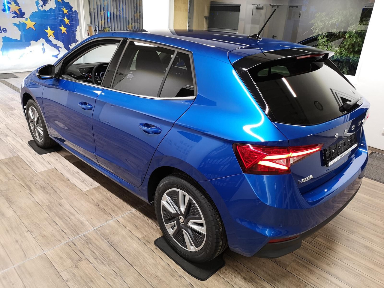 Skoda Fabia Style 1,0TSI 81 kW+R-KAM+2xPDC+LED+DAB+SHZ - Sedan: picture 3 Skoda Fabia Style 1,0TSI 81 kW+R-KAM+2xPDC+LED+DAB+SHZ - Sedan: picture 3