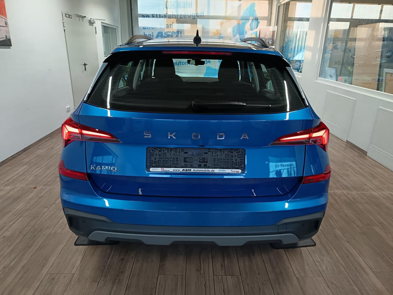 Skoda Kamiq 130 Jahre 1,5TSI DSG*AHK*ACC*LED*R-KAM*PDC - SUV: picture 5 Skoda Kamiq 130 Jahre 1,5TSI DSG*AHK*ACC*LED*R-KAM*PDC - SUV: picture 5