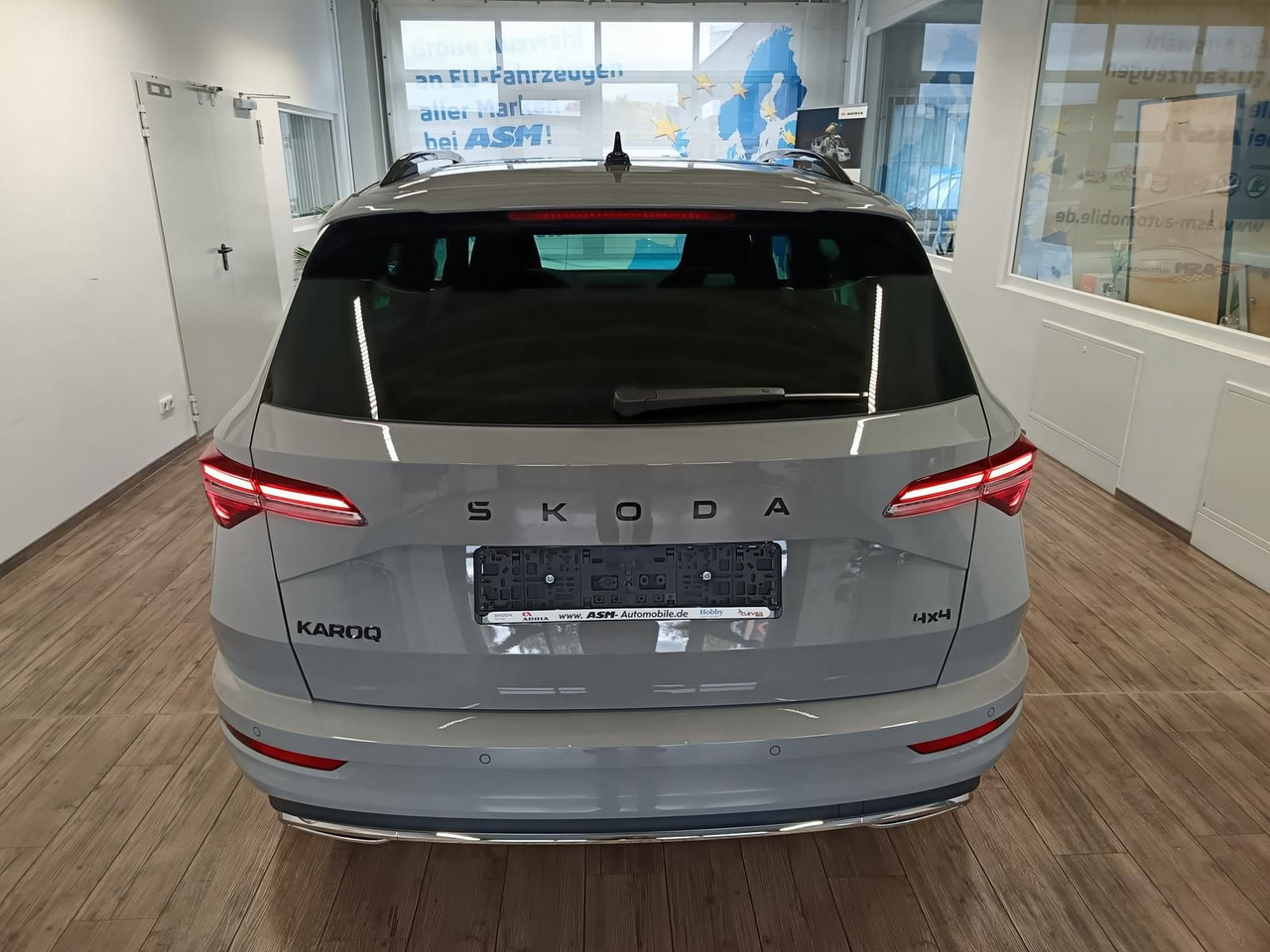 Skoda Karoq Sportline 2,0 TDI 4x4*AHK*PSD*STD.HZG*DCC* - SUV: picture 5 Skoda Karoq Sportline 2,0 TDI 4x4*AHK*PSD*STD.HZG*DCC* - SUV: picture 5
