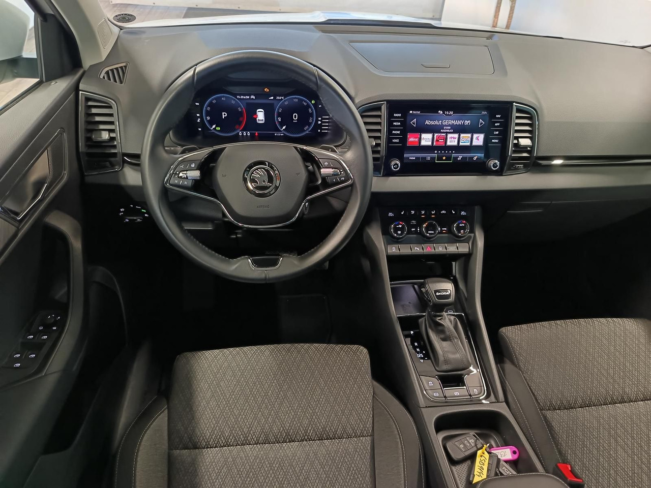 SUV Skoda Karoq Style 1,5TSI DSG*AHK-VORBER*NAVI*LED*R-KAM: picture 7