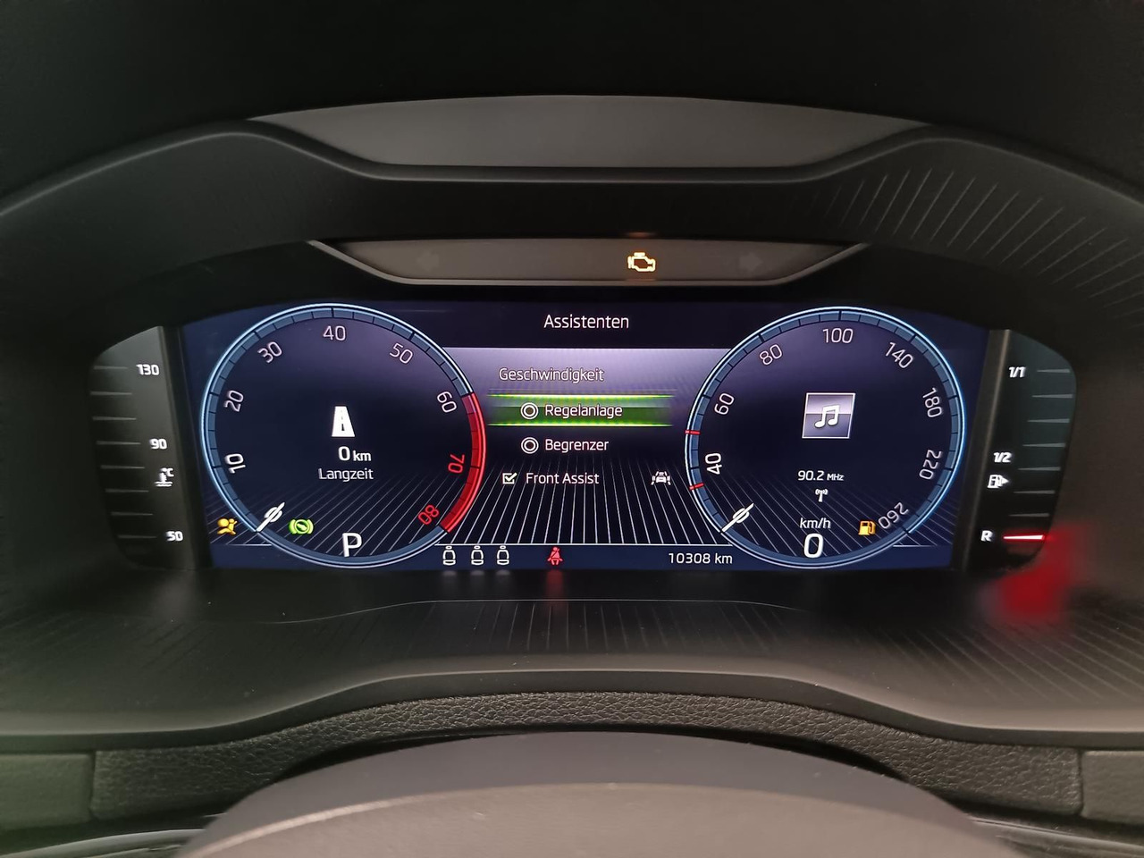 SUV Skoda Karoq Style 1,5TSI DSG*AHK-VORBER*NAVI*LED*R-KAM: picture 9 SUV Skoda Karoq Style 1,5TSI DSG*AHK-VORBER*NAVI*LED*R-KAM: picture 9