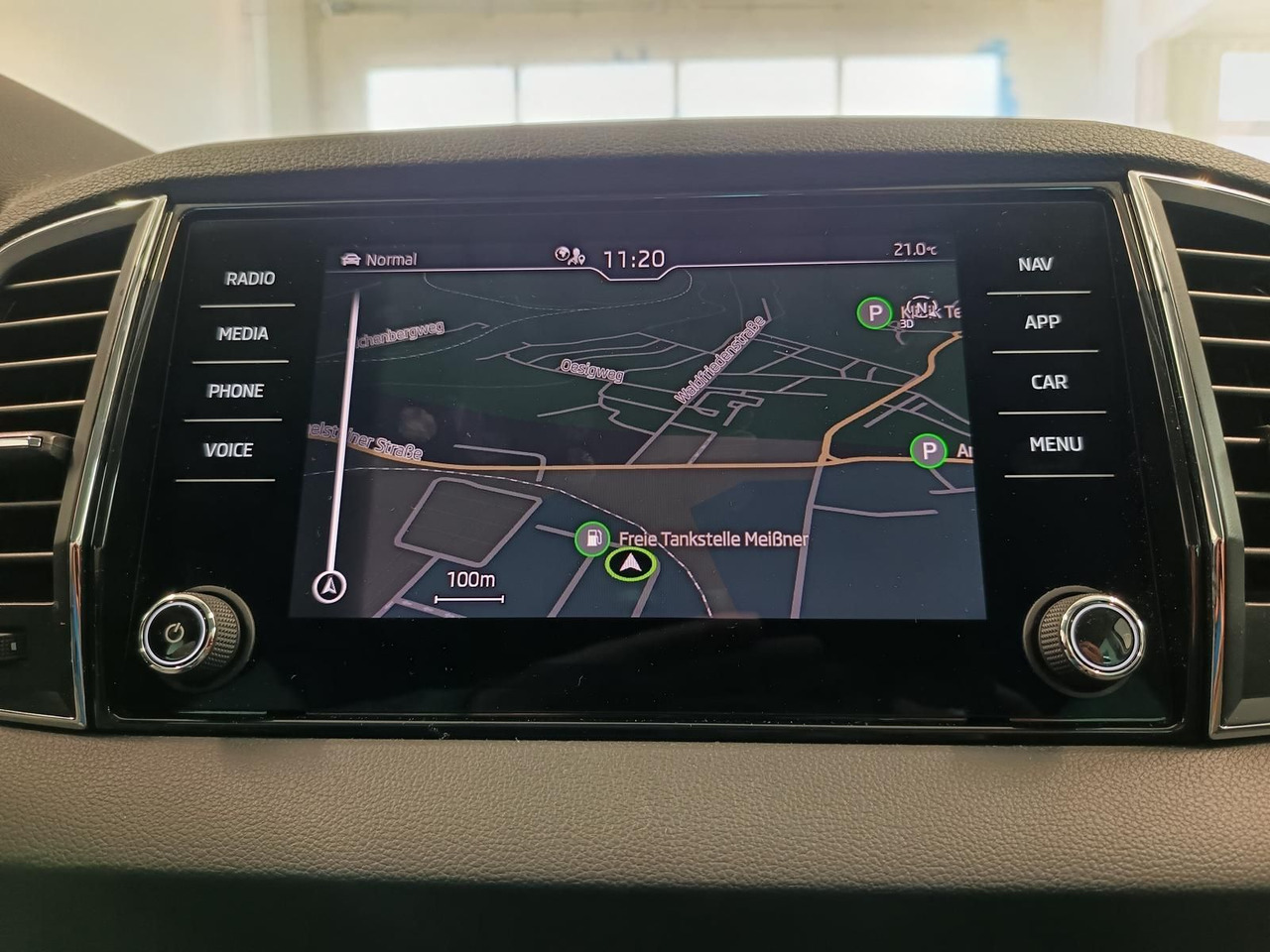 SUV Skoda Karoq Style 1,5TSI DSG*AHK-VORBER*NAVI*LED*R-KAM: picture 12 SUV Skoda Karoq Style 1,5TSI DSG*AHK-VORBER*NAVI*LED*R-KAM: picture 12