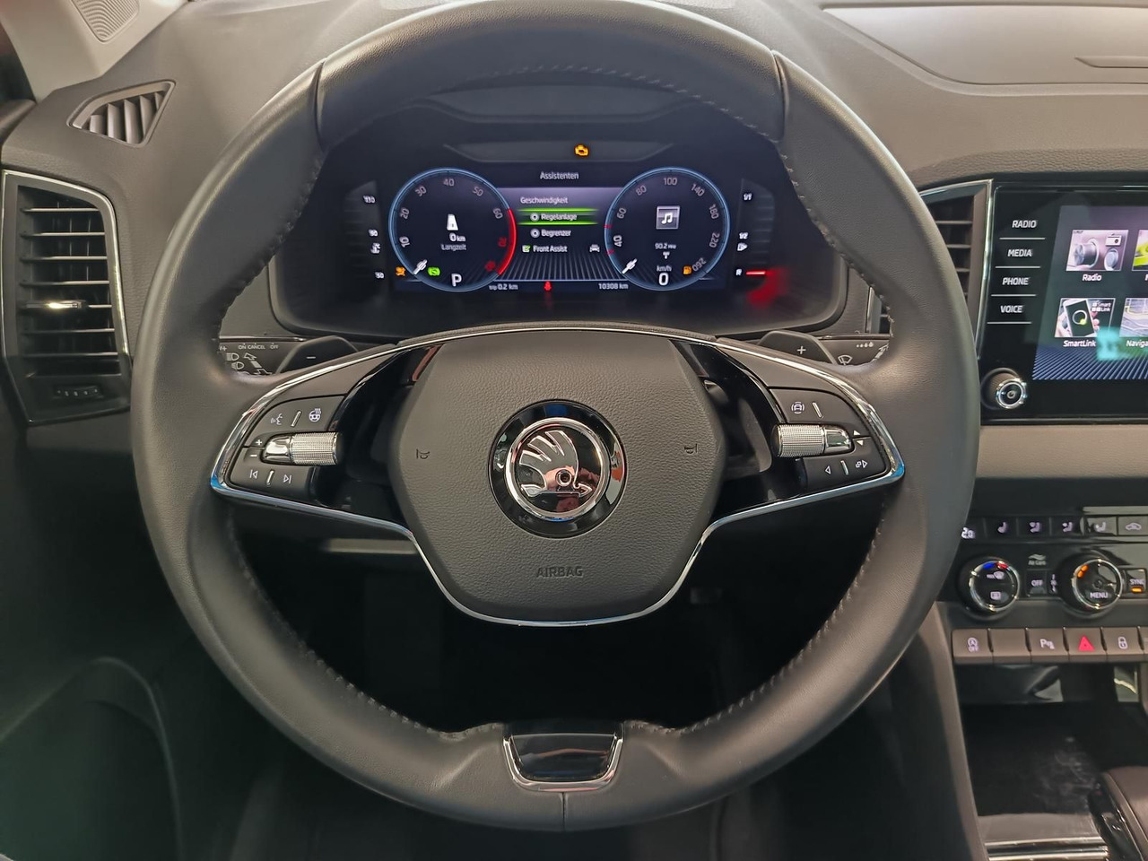 SUV Skoda Karoq Style 1,5TSI DSG*AHK-VORBER*NAVI*LED*R-KAM: picture 8 SUV Skoda Karoq Style 1,5TSI DSG*AHK-VORBER*NAVI*LED*R-KAM: picture 8