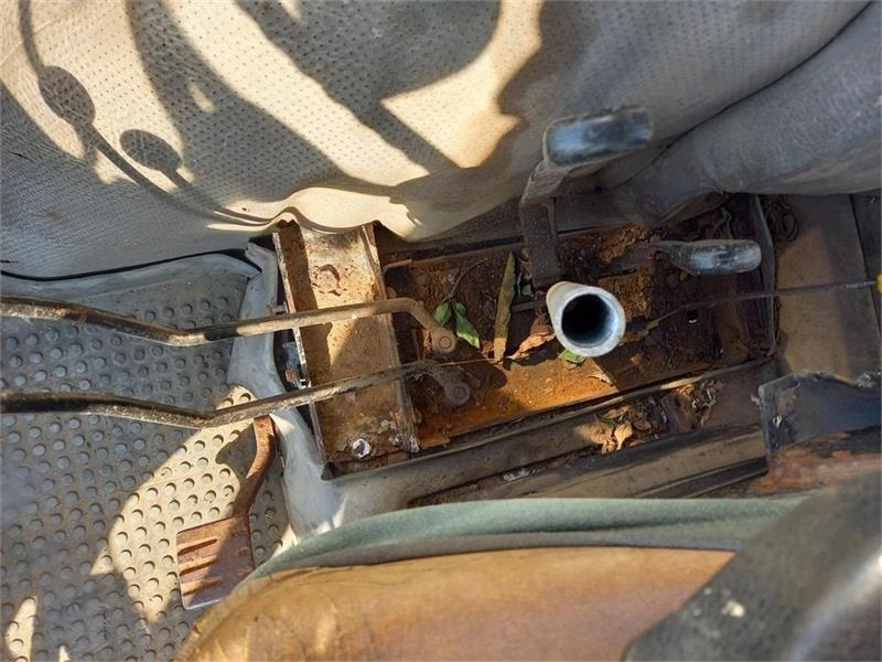 Farm tractor Case IH 695 XL: picture 11