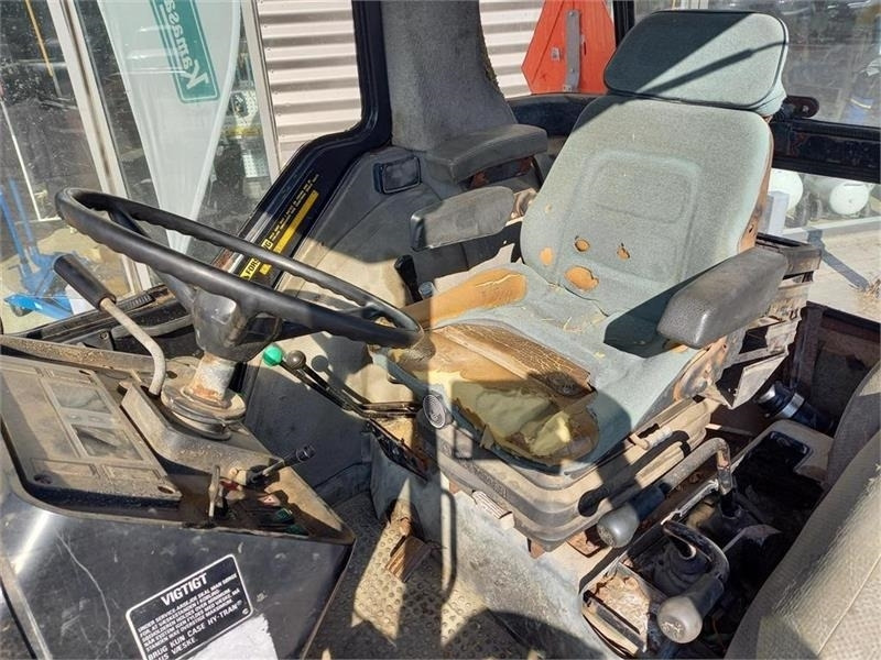 Farm tractor Case IH 695 XL: picture 14