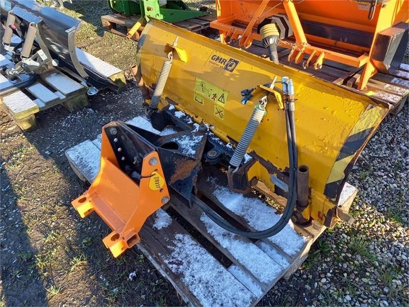 GMR FS1300L Med Stiga Titan ophæng - Snow plough for Agricultural machinery: picture 3 GMR FS1300L Med Stiga Titan ophæng - Snow plough for Agricultural machinery: picture 3