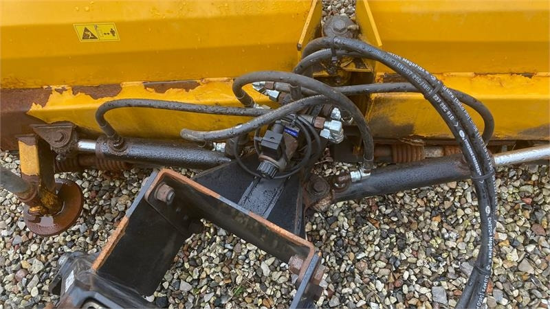 GMR FS1600VL V-Plov - Snow plough for Agricultural machinery: picture 4 GMR FS1600VL V-Plov - Snow plough for Agricultural machinery: picture 4