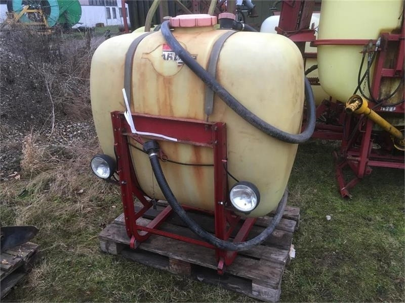 Hardi LHY 1000 / 16/361 Incl. fronttank - Trailed sprayer: picture 5 Hardi LHY 1000 / 16/361 Incl. fronttank - Trailed sprayer: picture 5