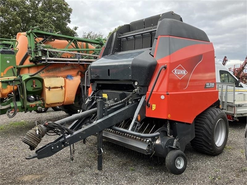 Kuhn VB 2295 - Round baler: picture 2 Kuhn VB 2295 - Round baler: picture 2