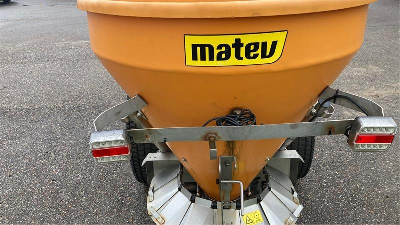 Matev SPR-DS 400 IX PTO drevet - Sand/ Salt spreader for Utility/ Special vehicle: picture 1 Matev SPR-DS 400 IX PTO drevet - Sand/ Salt spreader for Utility/ Special vehicle: picture 1