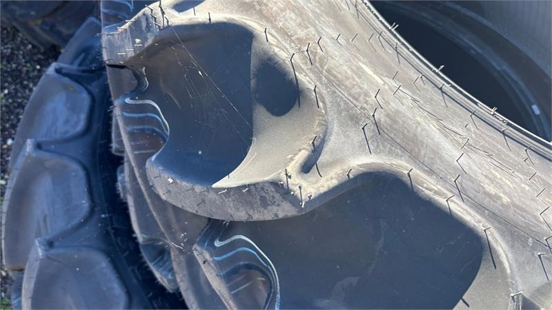 Mitas 420/85R38 & 340/85R28 - Tire for Utility/ Special vehicle: picture 2 Mitas 420/85R38 & 340/85R28 - Tire for Utility/ Special vehicle: picture 2