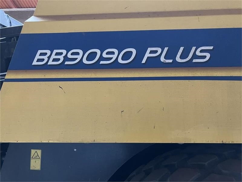 New Holland BB9090 PLUS med Parkland 325 vogn - Square baler: picture 3 New Holland BB9090 PLUS med Parkland 325 vogn - Square baler: picture 3