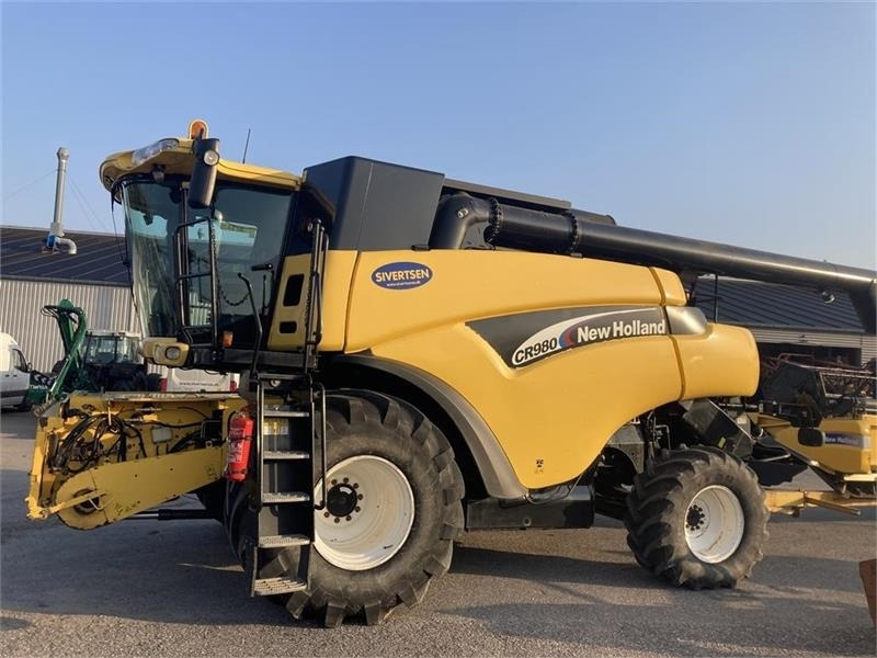 New Holland CR 980 - Combine harvester: picture 1 New Holland CR 980 - Combine harvester: picture 1