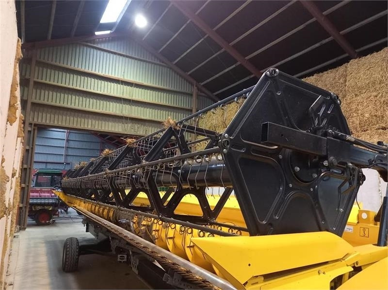 Leasing of New Holland CR9.80 New Holland CR9.80: picture 10 Leasing of New Holland CR9.80 New Holland CR9.80: picture 10