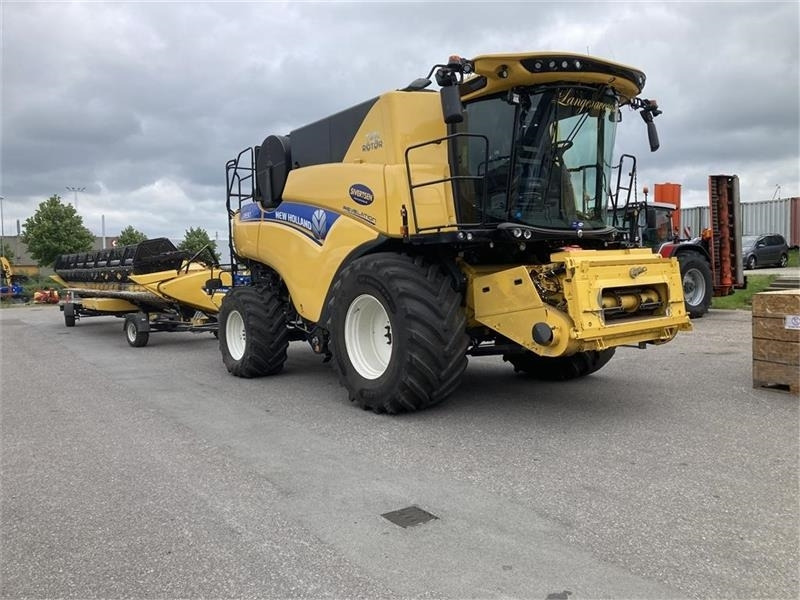 New Holland CR9.90 Med 35 fods Varifeed mm - Combine harvester: picture 2 New Holland CR9.90 Med 35 fods Varifeed mm - Combine harvester: picture 2