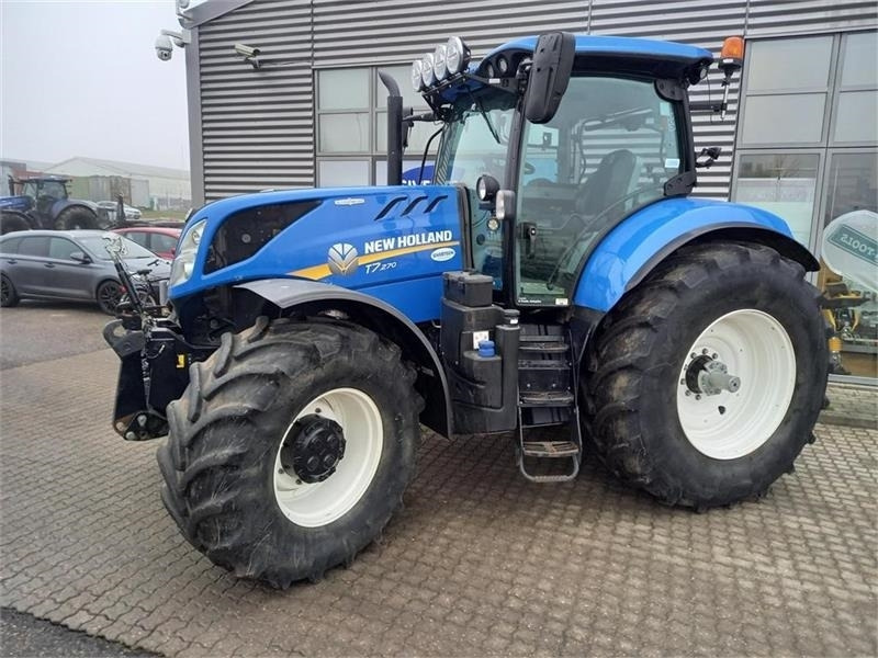 New Holland T7.270 AutoCommand - Farm tractor: picture 2 New Holland T7.270 AutoCommand - Farm tractor: picture 2