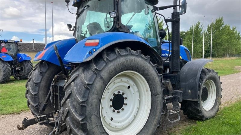 New Holland T7030 - Farm tractor: picture 5 New Holland T7030 - Farm tractor: picture 5