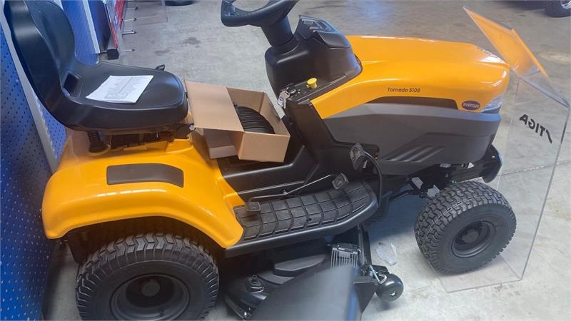 Stiga Tornado 5108 - Municipal tractor: picture 3 Stiga Tornado 5108 - Municipal tractor: picture 3