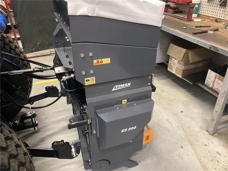 Timan CS-200 Combispreder 300 liter til traktor - Sand/ Salt spreader for Utility/ Special vehicle: picture 2 Timan CS-200 Combispreder 300 liter til traktor - Sand/ Salt spreader for Utility/ Special vehicle: picture 2