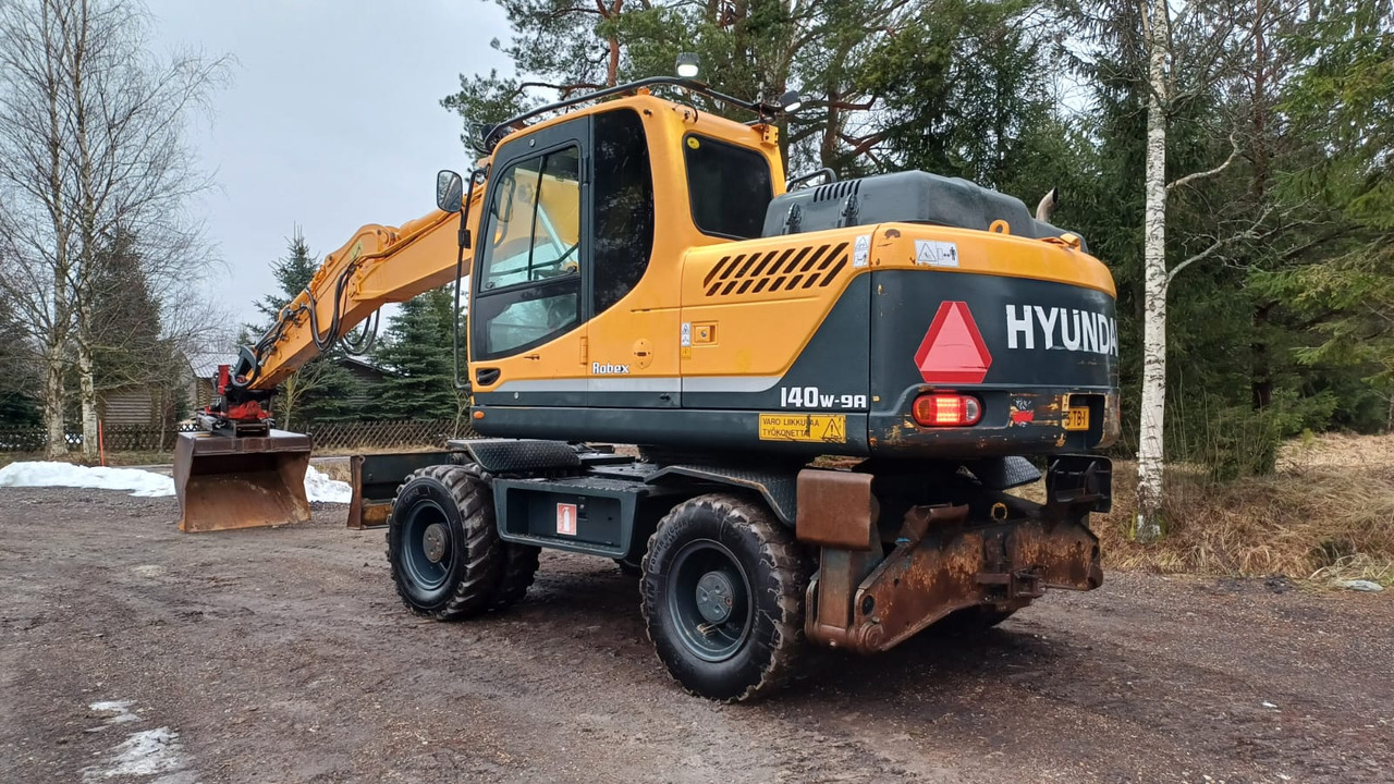 Hyundai Robex 140W-9A - Wheel excavator: picture 3 Hyundai Robex 140W-9A - Wheel excavator: picture 3