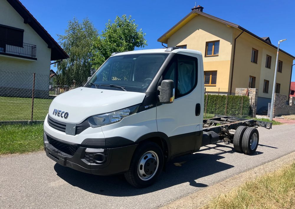 Iveco DAILY 35C13 ramo do zabudowy kiper wywrotka - Cab chassis truck: picture 1 Iveco DAILY 35C13 ramo do zabudowy kiper wywrotka - Cab chassis truck: picture 1