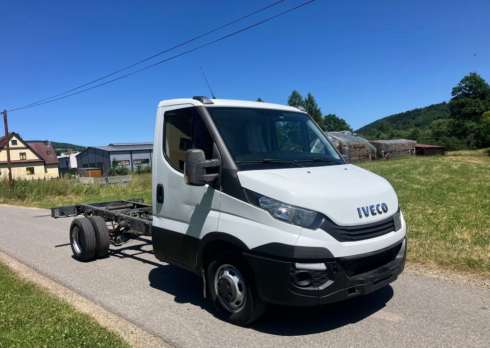 Iveco DAILY 35C13 ramo do zabudowy kiper wywrotka - Cab chassis truck: picture 2 Iveco DAILY 35C13 ramo do zabudowy kiper wywrotka - Cab chassis truck: picture 2