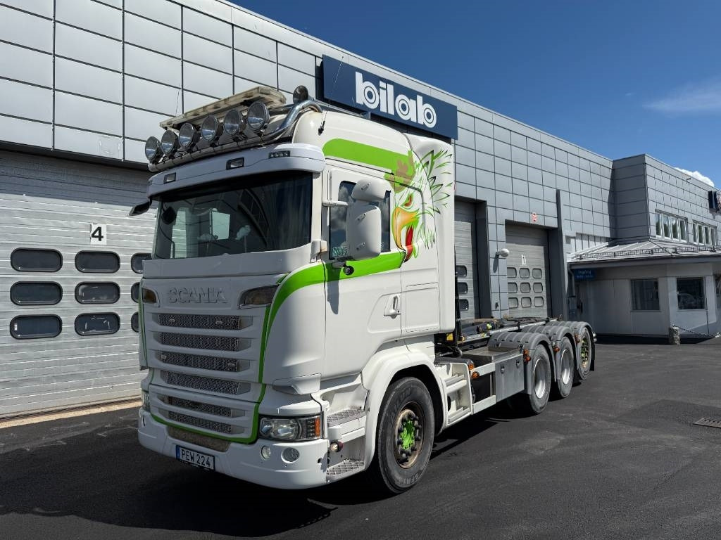 Scania R520LB8X4*4HNB - Hook lift truck: picture 1 Scania R520LB8X4*4HNB - Hook lift truck: picture 1
