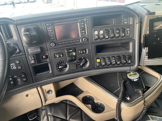 Scania R580lb8x4*4hna - Hook lift truck: picture 2 Scania R580lb8x4*4hna - Hook lift truck: picture 2