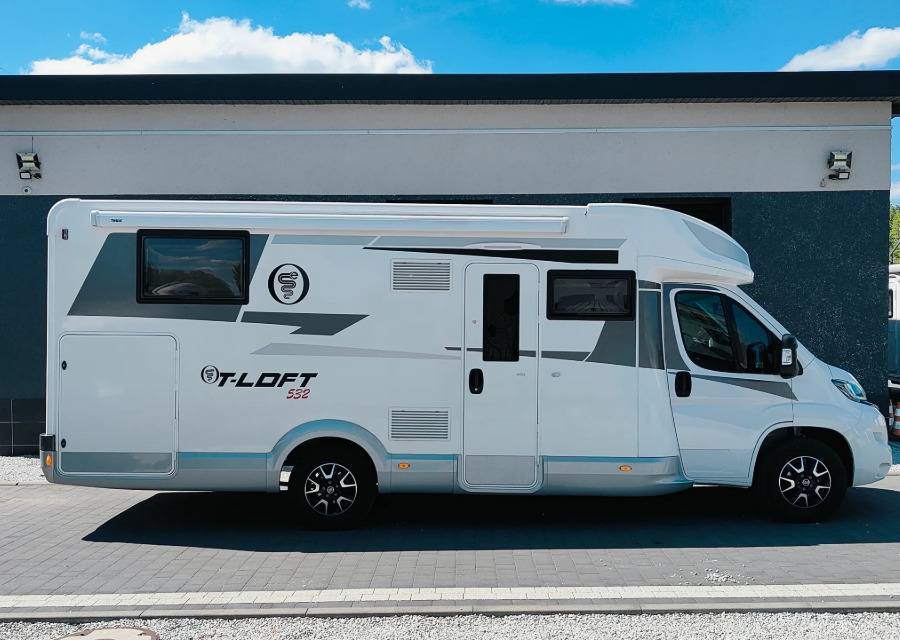 Elnagh Elnagh T-Loft 532 WINTER Alarm Solar Camera Air Conditioning Truma Diesel E Awning Remis Retrofitted - Camper van: picture 3 Elnagh Elnagh T-Loft 532 WINTER Alarm Solar Camera Air Conditioning Truma Diesel E Awning Remis Retrofitted - Camper van: picture 3