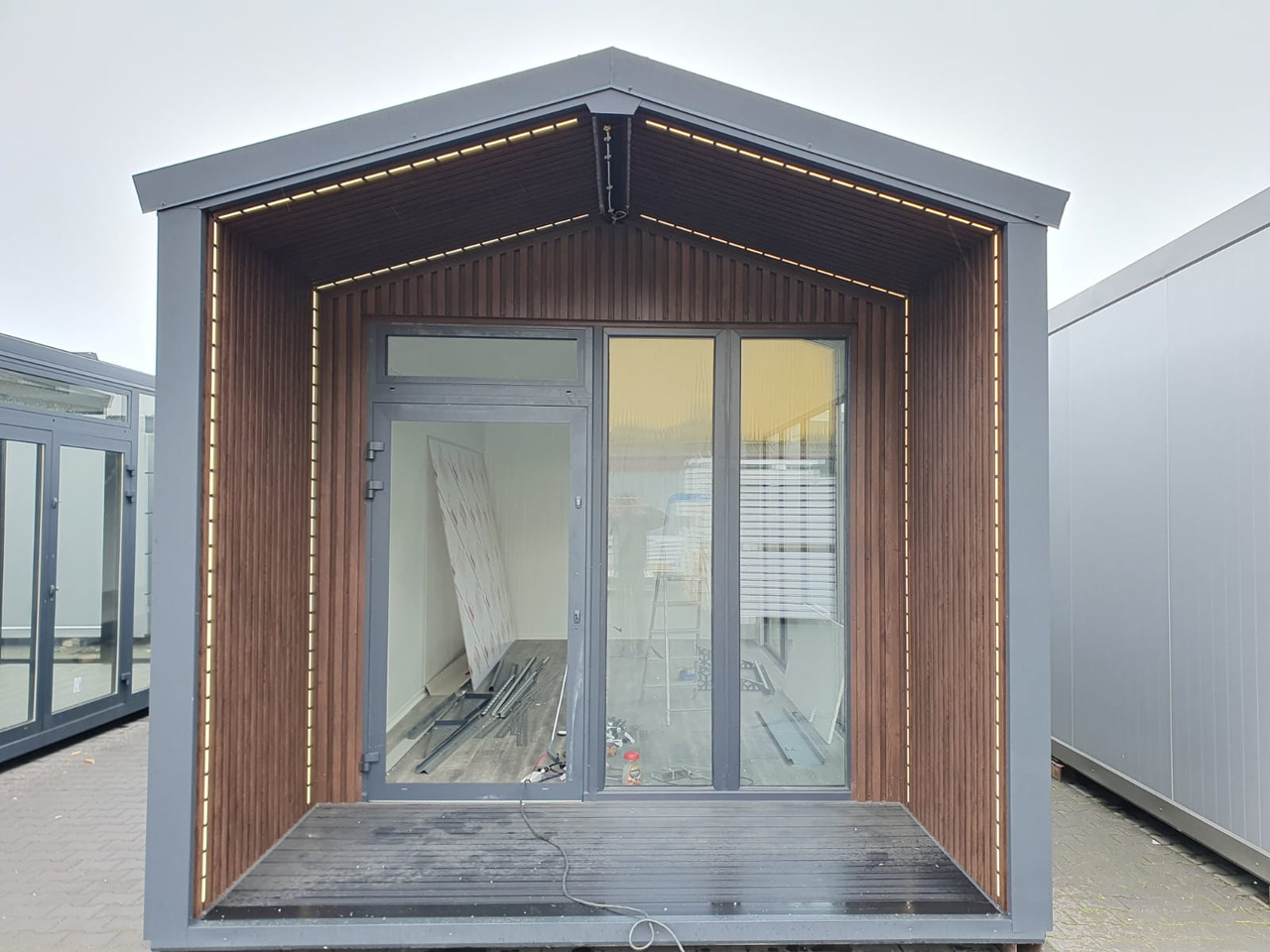 IDEX Premium Commercial Container Unit – Modern, Durable & Ready to Customize! Container with Terrace - Swap body/ Container: picture 3 IDEX Premium Commercial Container Unit – Modern, Durable & Ready to Customize! Container with Terrace - Swap body/ Container: picture 3