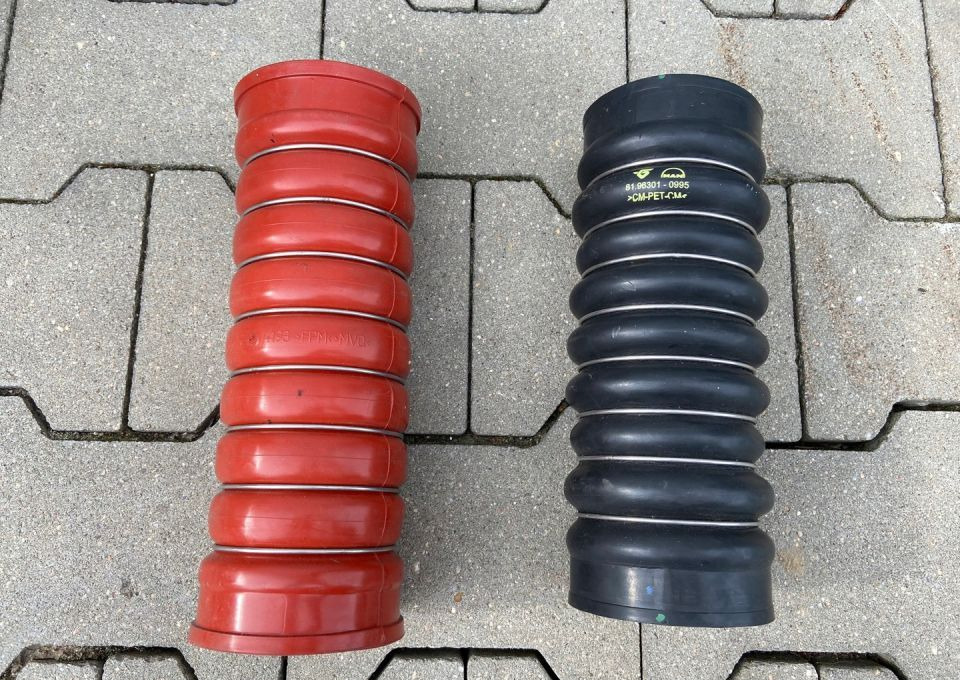 Guma chłodnicy MAN TGX TGS TG3 NOWA łącznik - Radiator for Truck: picture 1 Guma chłodnicy MAN TGX TGS TG3 NOWA łącznik - Radiator for Truck: picture 1