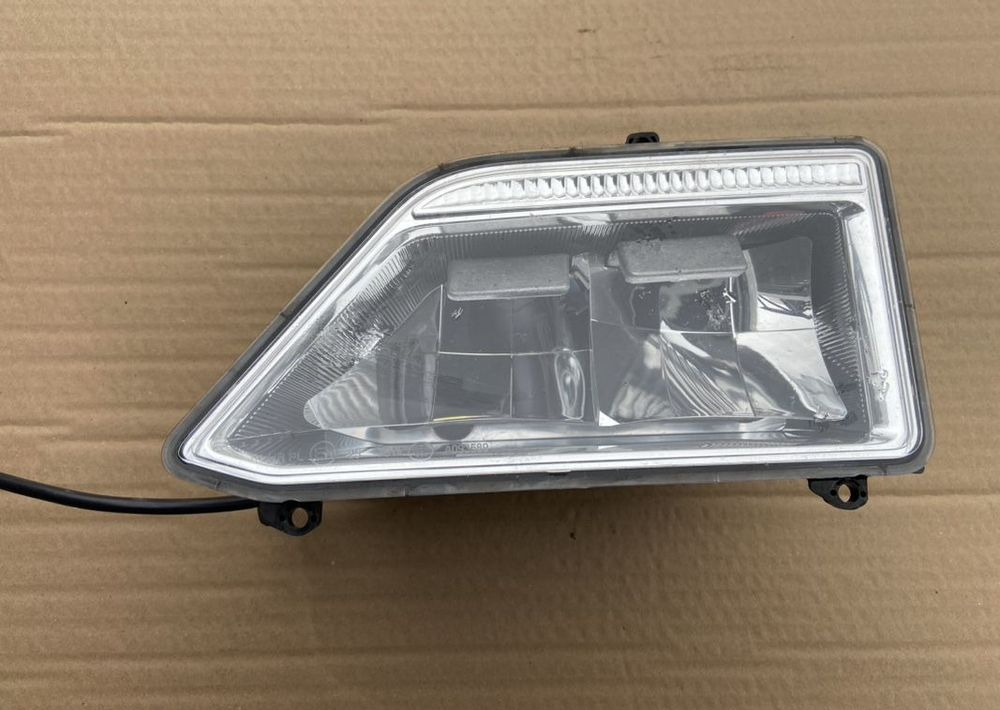 Halogen dachowy Scania R S NGR NGS Dalekosiężne - Lights/ Lighting for Truck: picture 1 Halogen dachowy Scania R S NGR NGS Dalekosiężne - Lights/ Lighting for Truck: picture 1
