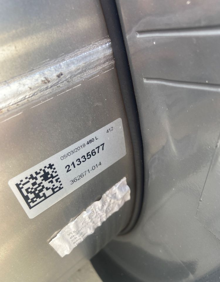 Zbiornik paliwa Volvo FH Renault 480 litrów bak jak nowy - Fuel tank for Truck: picture 4 Zbiornik paliwa Volvo FH Renault 480 litrów bak jak nowy - Fuel tank for Truck: picture 4