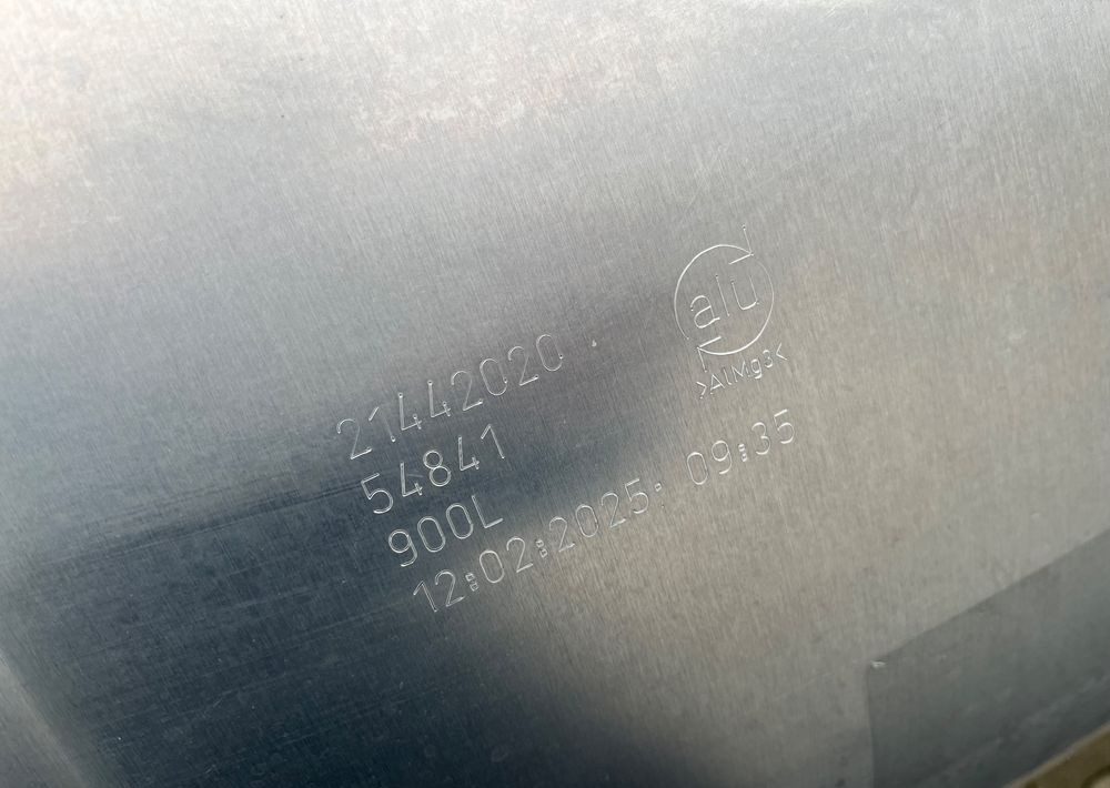 Zbiornik paliwa Volvo FH Renault 900 litrów bak jak nowy - Fuel processing/ Fuel delivery for Truck: picture 4 Zbiornik paliwa Volvo FH Renault 900 litrów bak jak nowy - Fuel processing/ Fuel delivery for Truck: picture 4