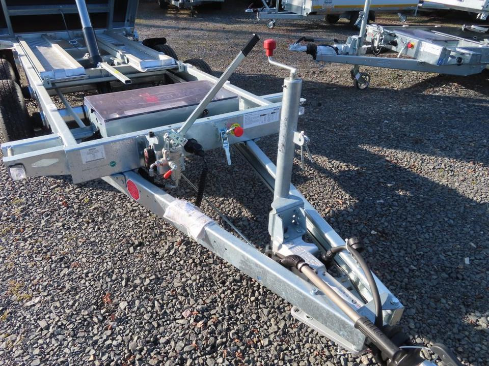 Böckmann PKW-Anhänger Elektro-Dreiseitenkipper 3,5 to Stahlbord. - Tipper trailer: picture 4 Böckmann PKW-Anhänger Elektro-Dreiseitenkipper 3,5 to Stahlbord. - Tipper trailer: picture 4