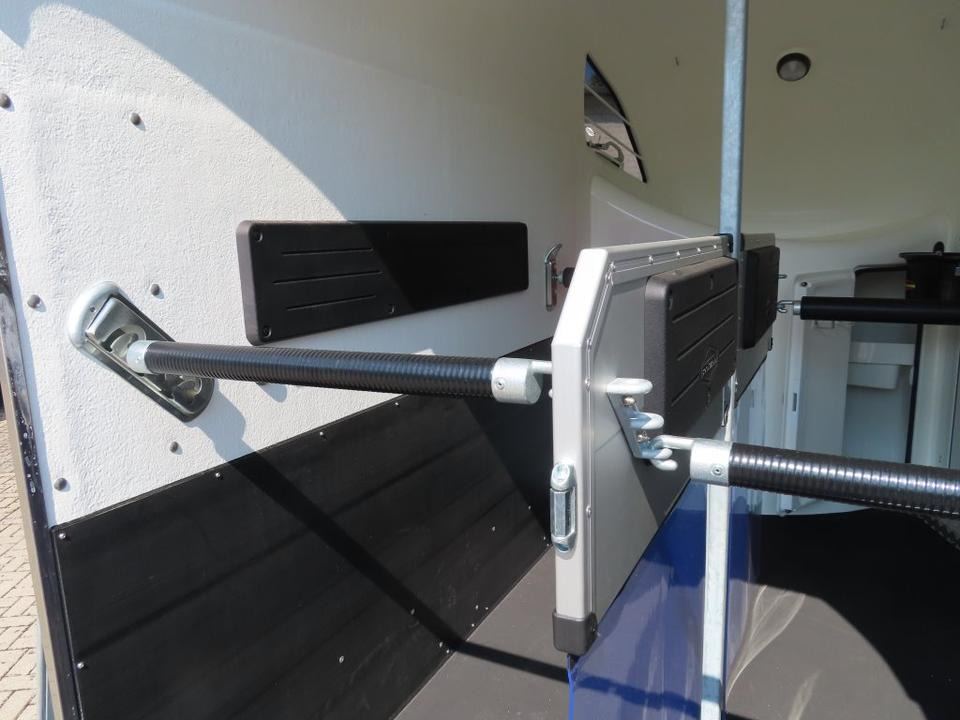 Horse trailer Böckmann Pferdeanhänger,Master-WCF, Flügeltür, SaKa. 100 km/h: picture 6