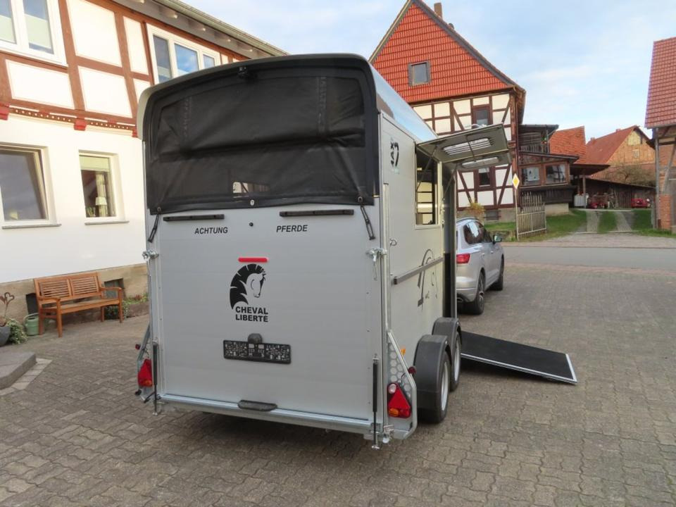 Pferdeanhänger Cheval Liberte MAXI 2 Sattelraum 100 km/h Kamera - Horse trailer: picture 3 Pferdeanhänger Cheval Liberte MAXI 2 Sattelraum 100 km/h Kamera - Horse trailer: picture 3