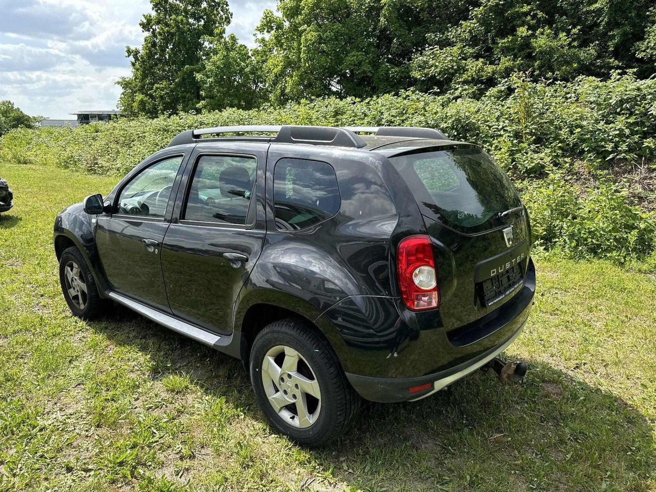 Dacia Duster 1.6 LAUREATE +ZAHNRIEMEN GERISSEN+ - SUV: picture 3 Dacia Duster 1.6 LAUREATE +ZAHNRIEMEN GERISSEN+ - SUV: picture 3
