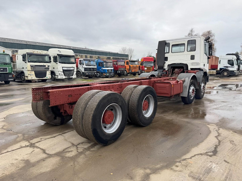 Iveco Eurotrakker 340 E 34 (GRAND PONT / LAMES / POMPE MANUELLE / BOITE MANUELLE / 12 ROUES) - Cab chassis truck: picture 5 Iveco Eurotrakker 340 E 34 (GRAND PONT / LAMES / POMPE MANUELLE / BOITE MANUELLE / 12 ROUES) - Cab chassis truck: picture 5