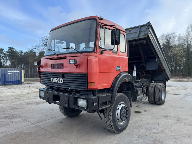 Iveco Magirus 180-23 (GRAND PONT / 4X4 / LAMES / POMPE MANUELLE) - Tipper: picture 1 Iveco Magirus 180-23 (GRAND PONT / 4X4 / LAMES / POMPE MANUELLE) - Tipper: picture 1