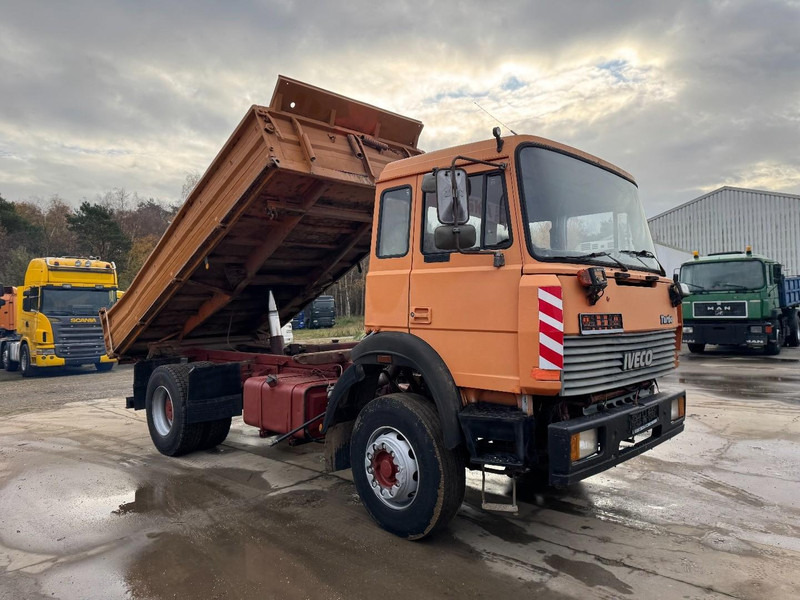 Iveco Turbostar 190 - 30 (BIG AXLE & STEEL SUSPENSION / GRAND PONT & LAMES / 6 CYLINDER WITH RADIATOR) - Tipper: picture 3 Iveco Turbostar 190 - 30 (BIG AXLE & STEEL SUSPENSION / GRAND PONT & LAMES / 6 CYLINDER WITH RADIATOR) - Tipper: picture 3