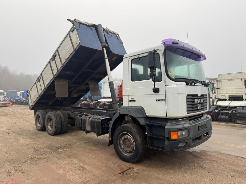 MAN 27.364 (BIG AXLE / STEEL SUSPENSION / 6 CYLINDER / 6X4 / 10 TIRES) - Tipper: picture 3 MAN 27.364 (BIG AXLE / STEEL SUSPENSION / 6 CYLINDER / 6X4 / 10 TIRES) - Tipper: picture 3